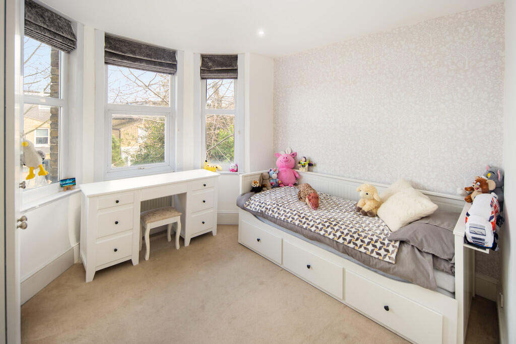 8_Bedroom