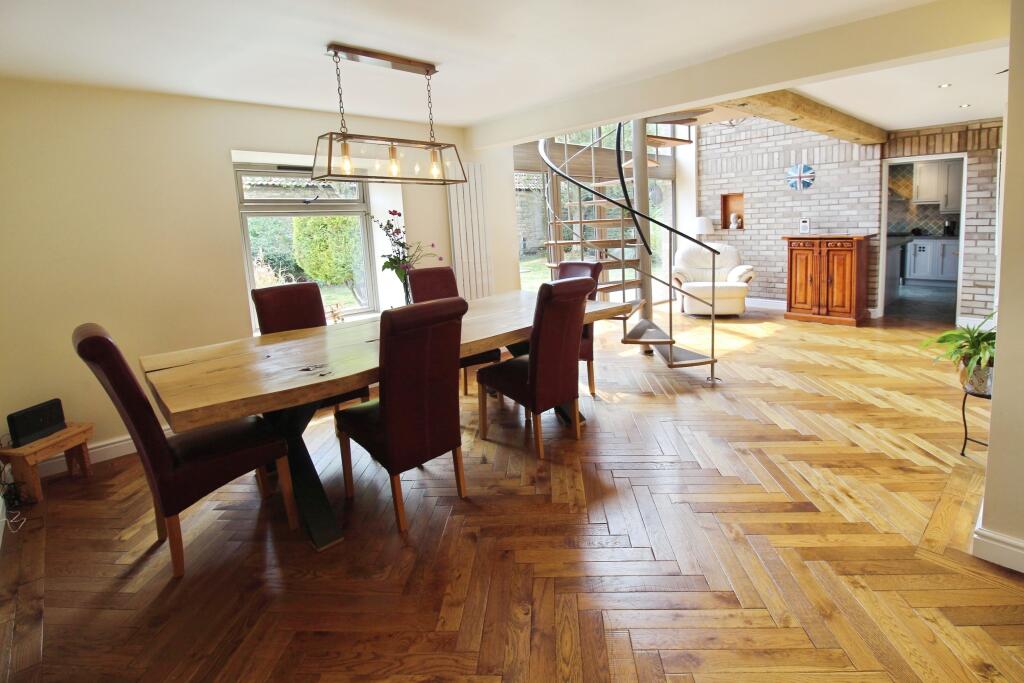 Dining reception room