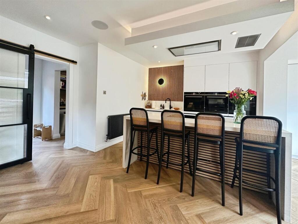 70aba209--4D09-B6CF-7FF041DF0F2A-46764-00000FF0767