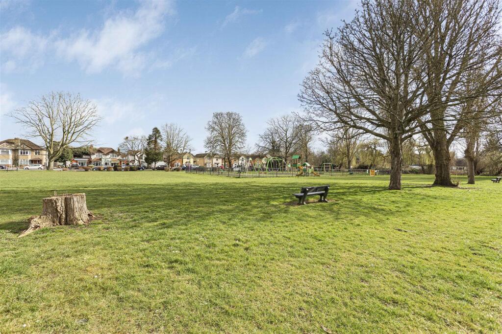 Ruggles Brise Green.jpg