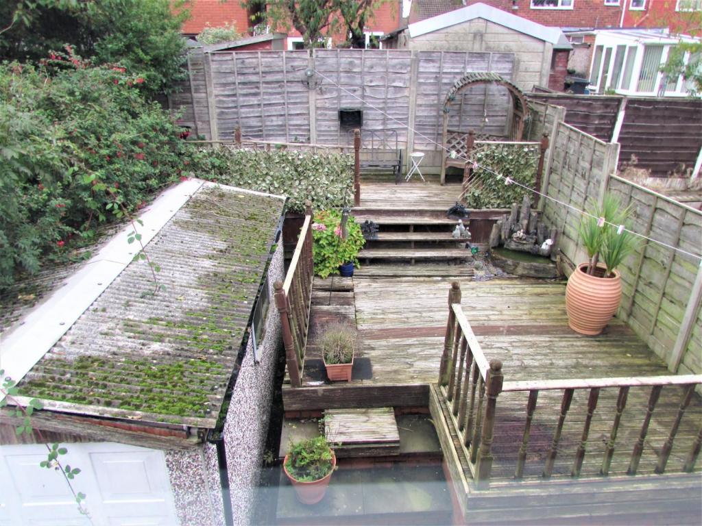MiriamSt109gdn4.JPG