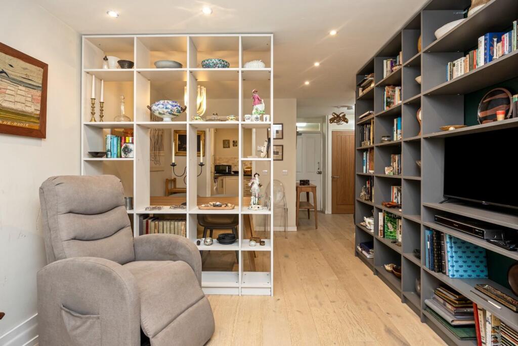 Cagefoot Lane_Raynor Court_Flat 6-005.JPG