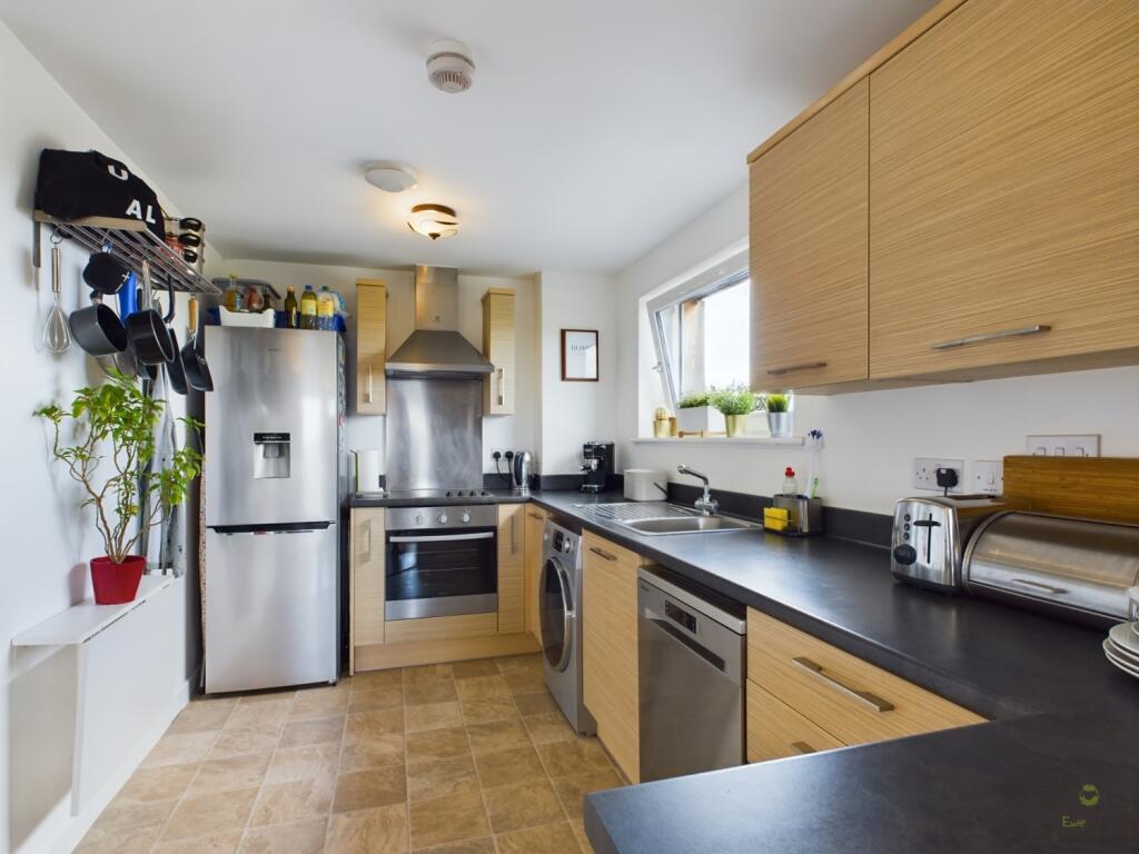 CAM03418G0-PR0090-STILL011