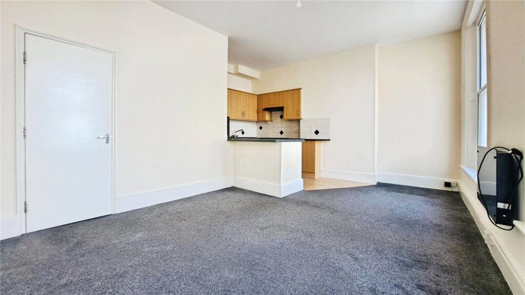 Living Room/Kitchen