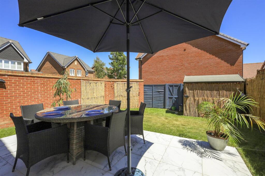 14 Kings Road, Ringmer, BN8 5FS (12).jpg