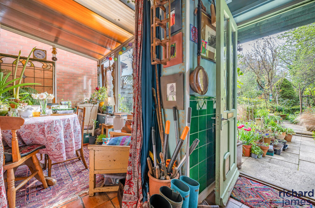 e3afbc4d-28a1-4e2...