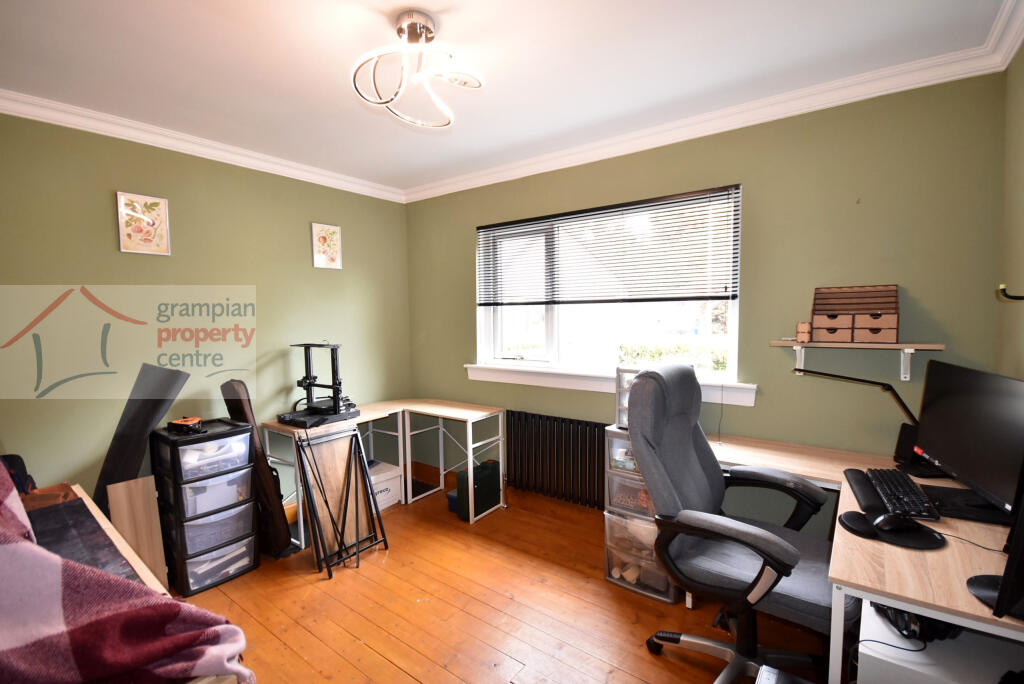 office - bed 4 .JPG