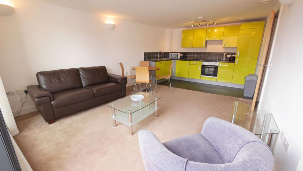 Living area/kitchen