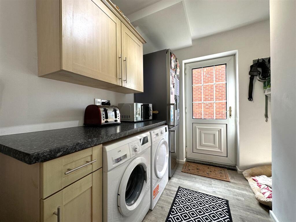 Utility Room 694