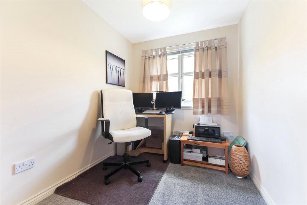 Bedroom/Office