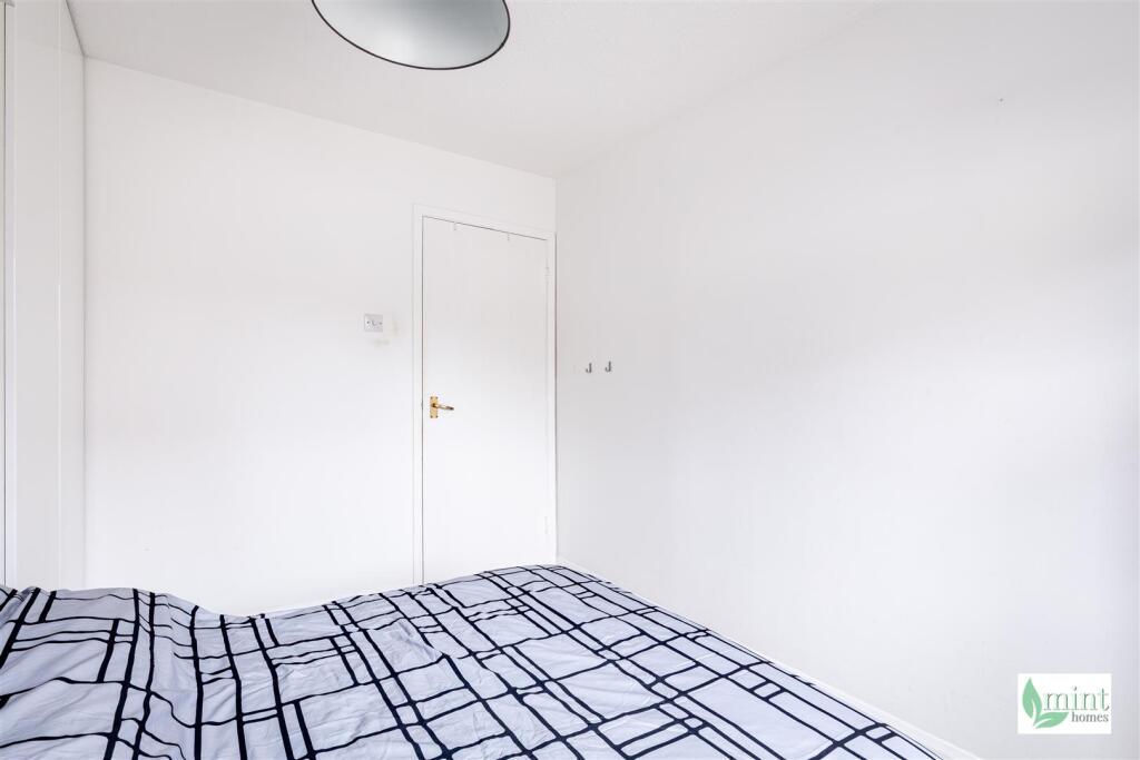 Watermark - 16 Foundry Mews-2.jpg