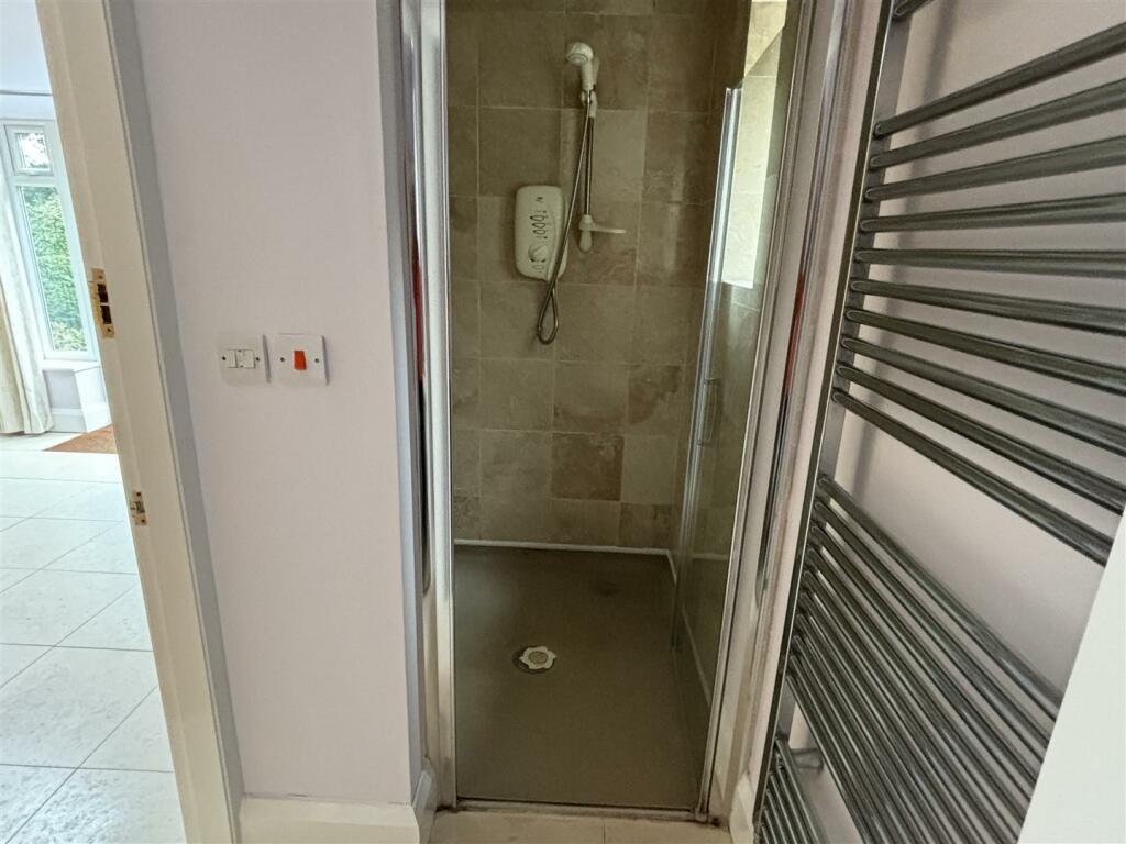 Downstairs shower
