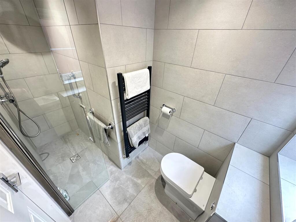 En Suite Shower Room