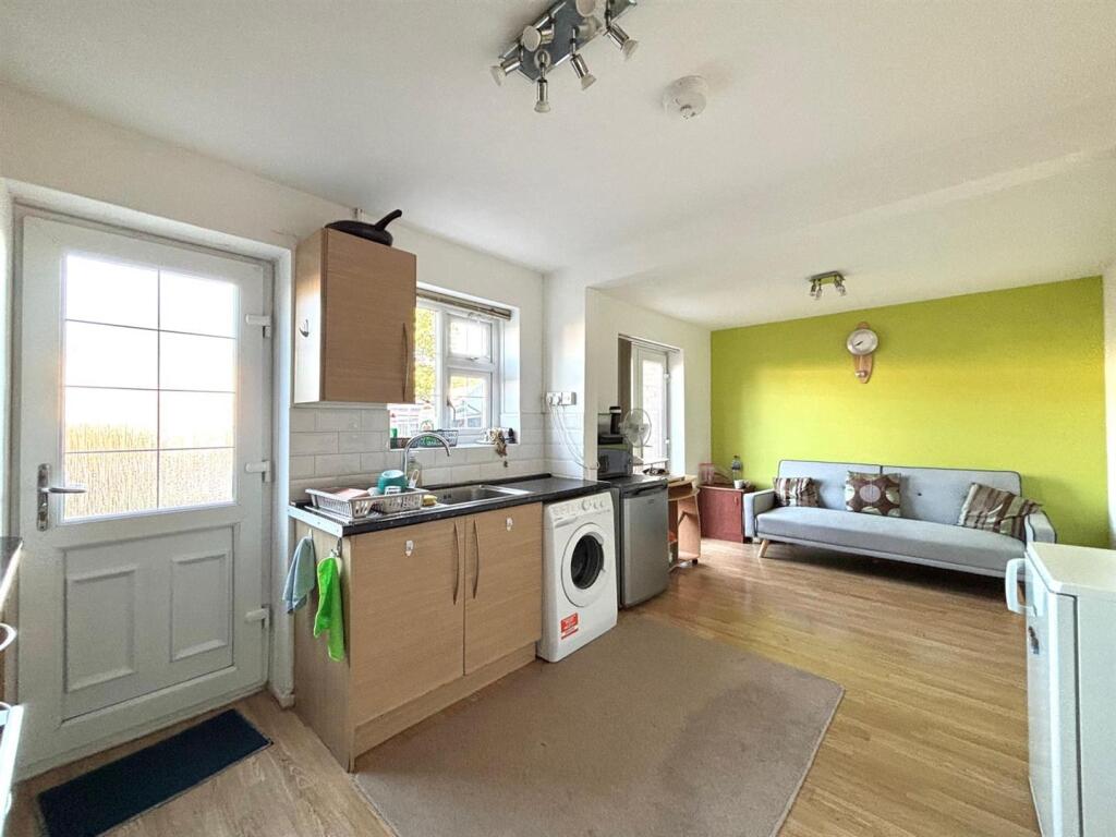 WhatsApp Image 2025-09-22 at 11.53.03_22ac28a0.jpg