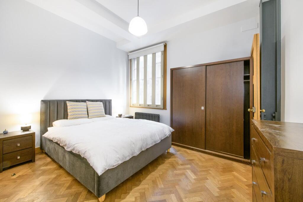 bedroom (1).jpg