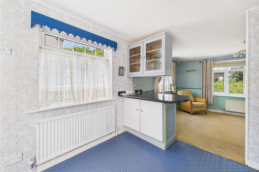 10 Sanctuary Gardens, Sneyd Park, Bristol BS9 1QR 