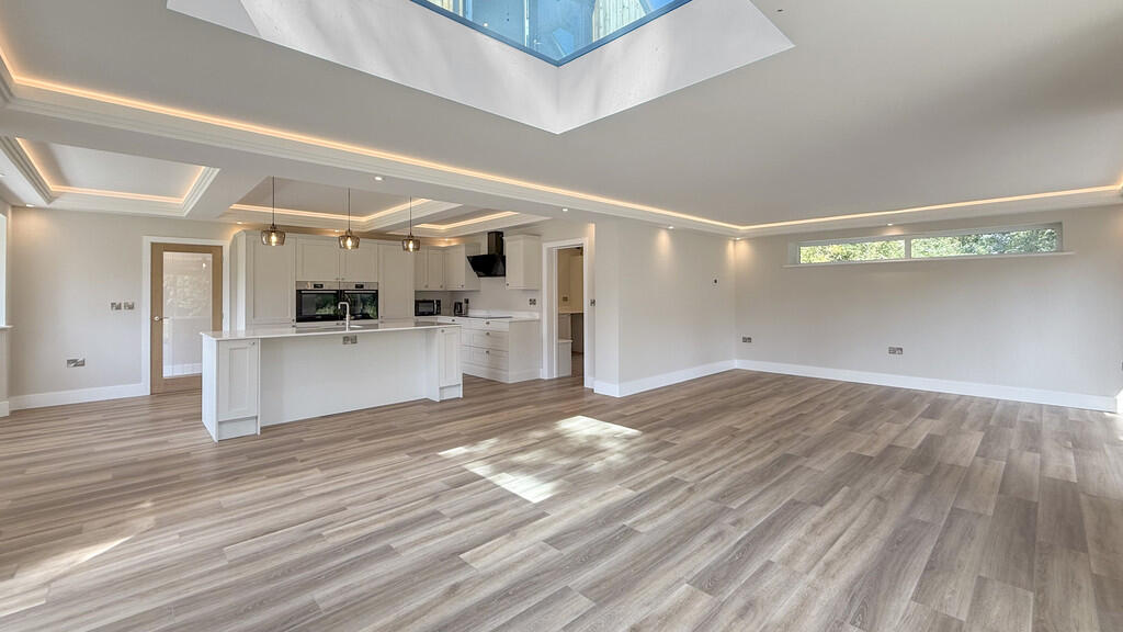 Kitchen/family ro...