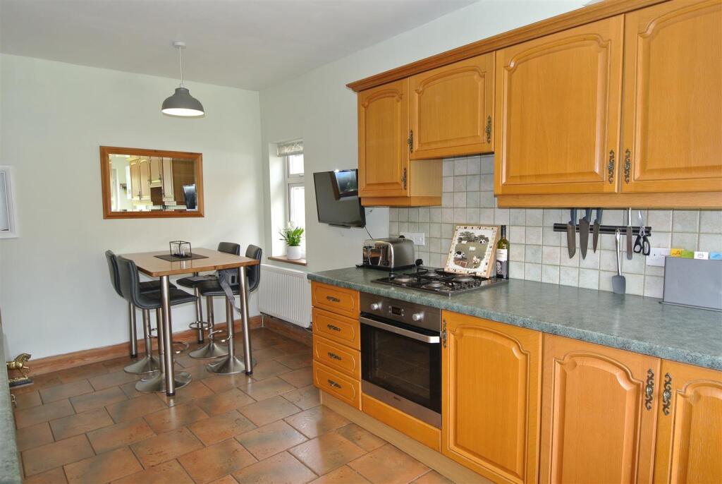 Kitchen Breakfast Rm.JPG