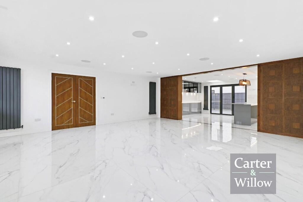 Kitchen/Reception 