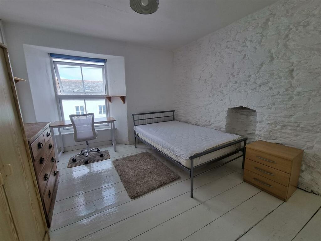 BEDROOM 3.jpg