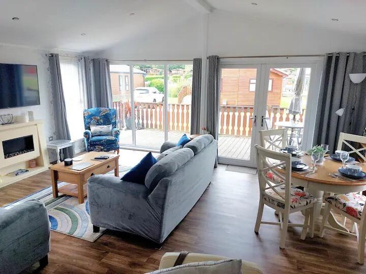 4c9838a8-ccf0-46b9-95ba-b08e94d5e954