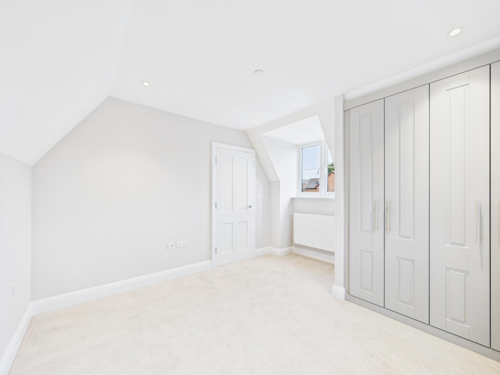 CAM01354G0-PR0620-STILL012