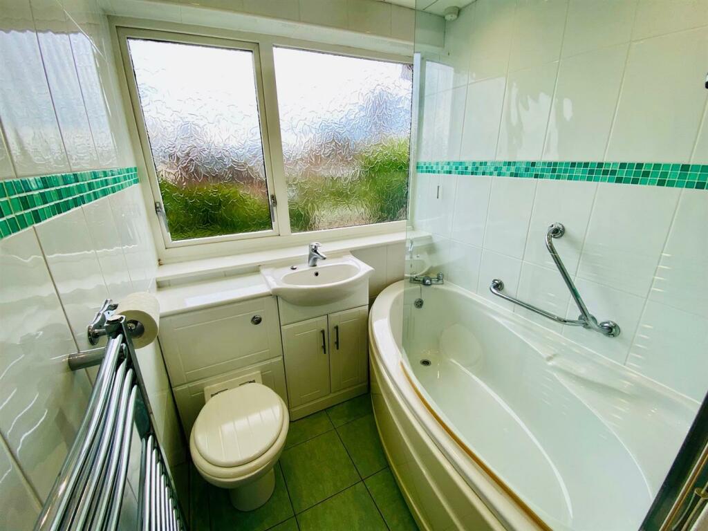 st michaels close 10 bathroom.jpg