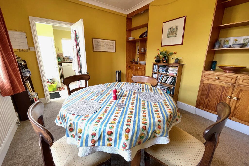 Sitting Room (Dining Room)