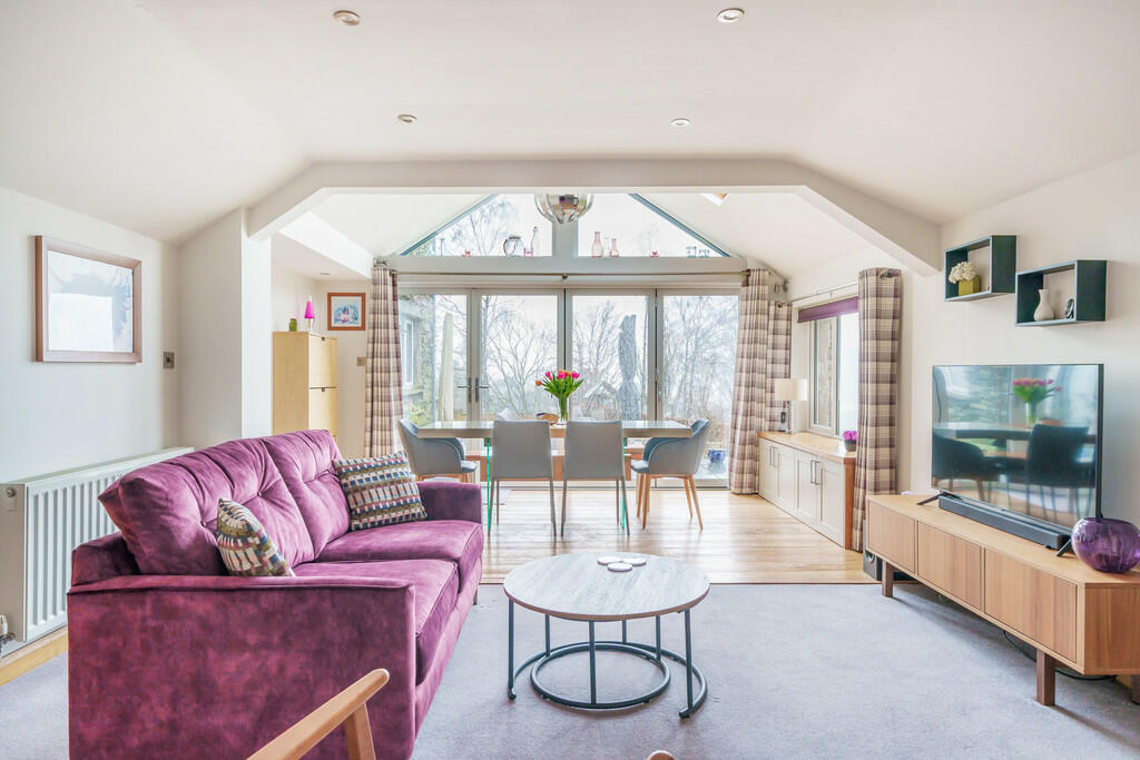 Open Plan Living/...