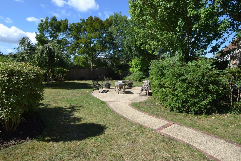 SOUTHDOWNGARDEN.jpg