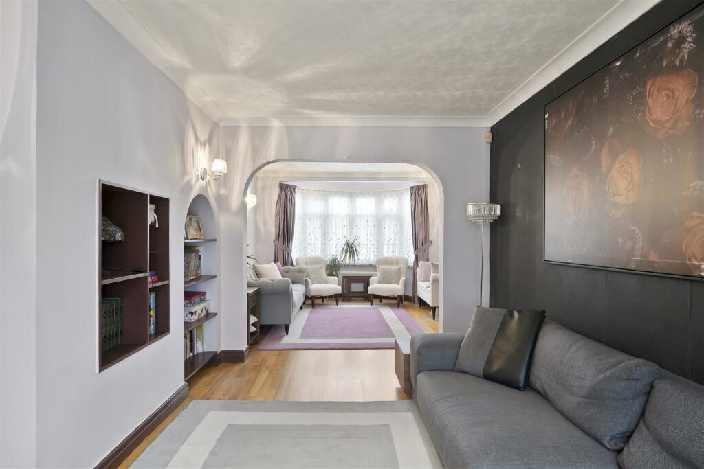 16 Danemead Grove - tuPmTgLA74hJzv4BMlTy.jpg