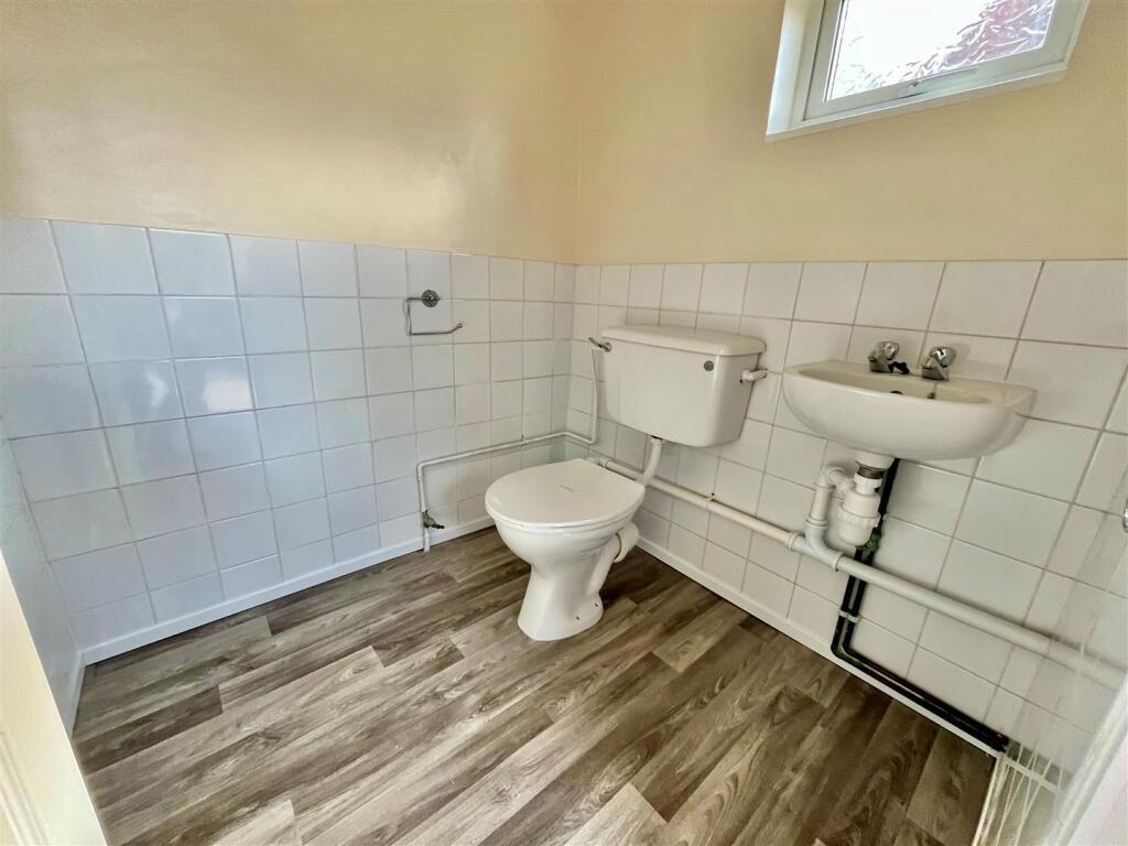 Ground Floor Cloakroom WC.jpg