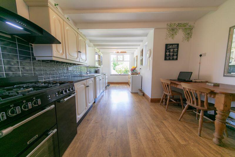 Kitchen breakfast room 