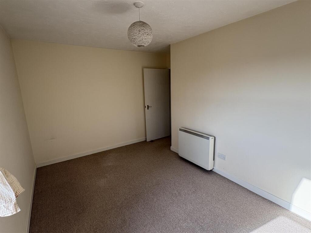 Bedroom1.jpg