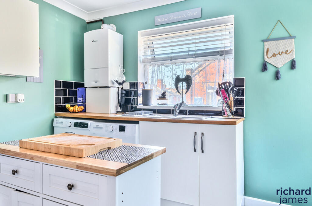 69ca980e3ca74cfeb5d1a3318dde8410