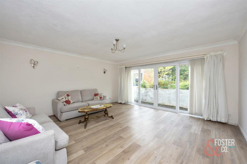 Surrenden Crescent, 17-005.jpg