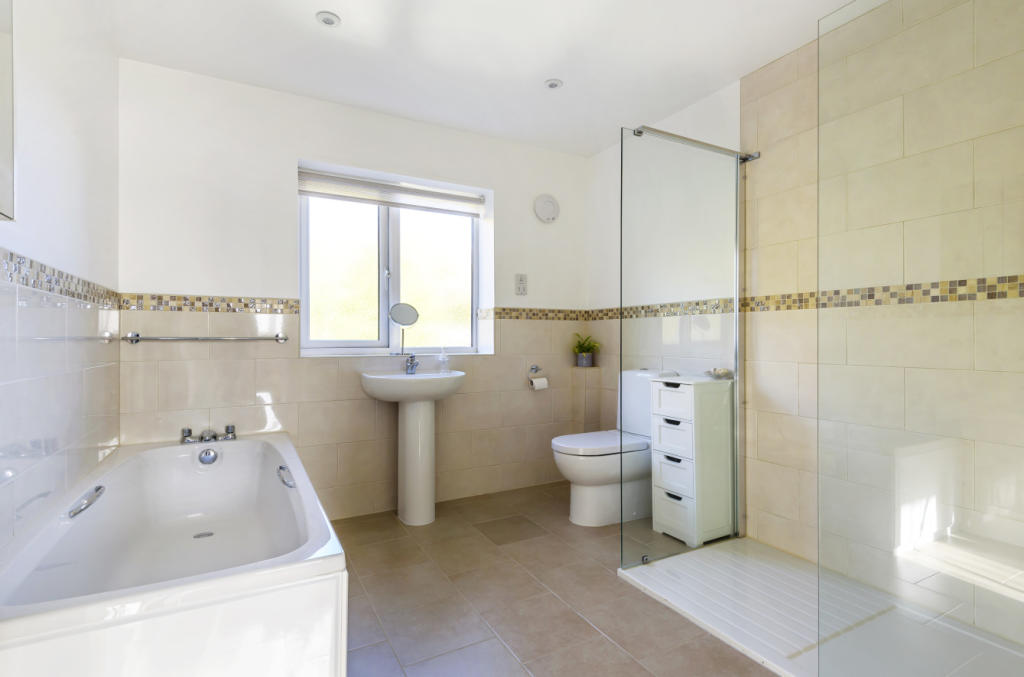 En Suite Bathroom