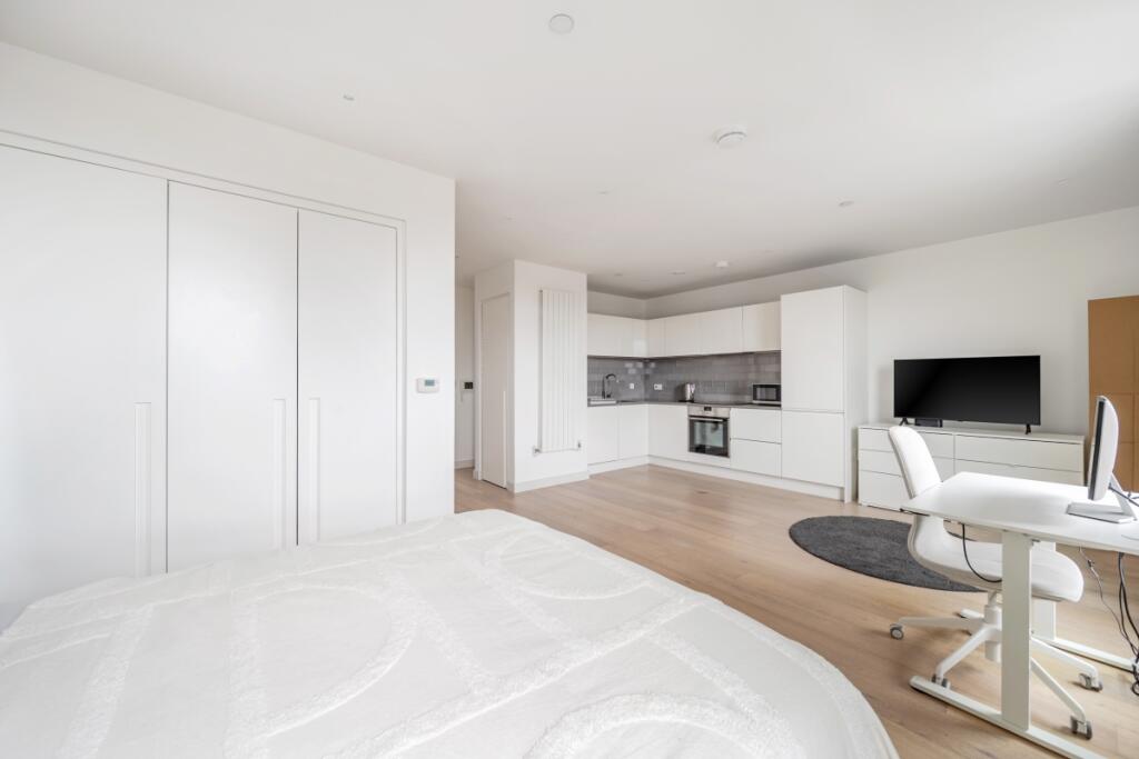 1333370-5-6890ad2...