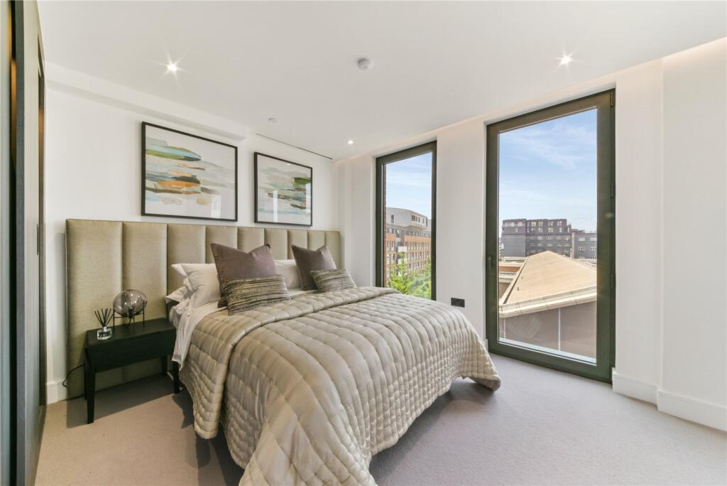 32 Walton Clark Hous