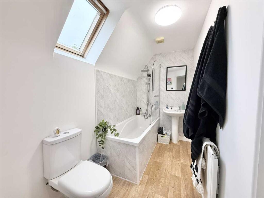 En-Suite Bathroom