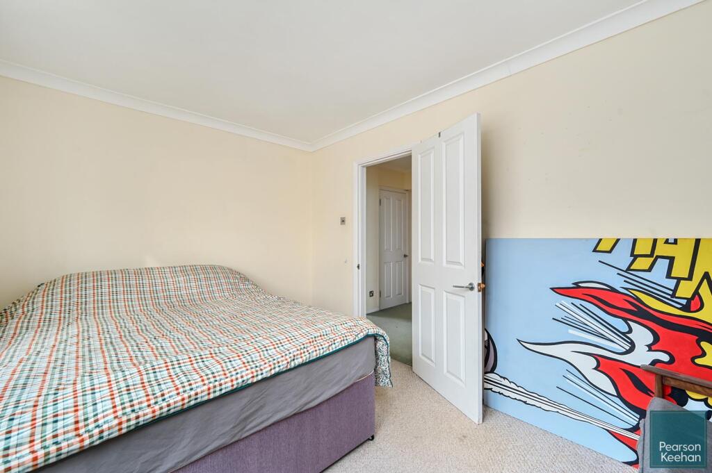 64 Coates Court, BN42 (10).jpg