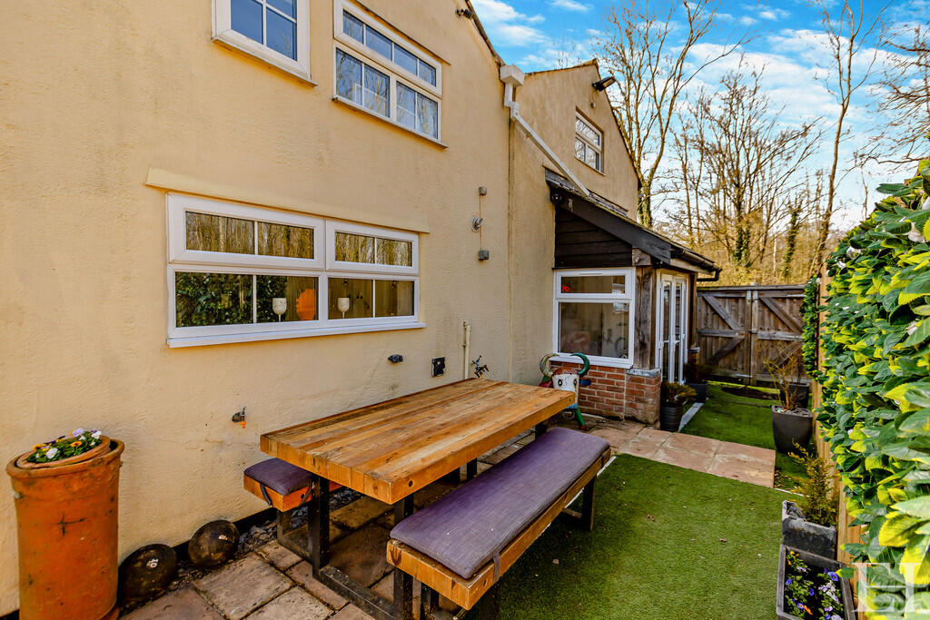 8638920-exteriorW...