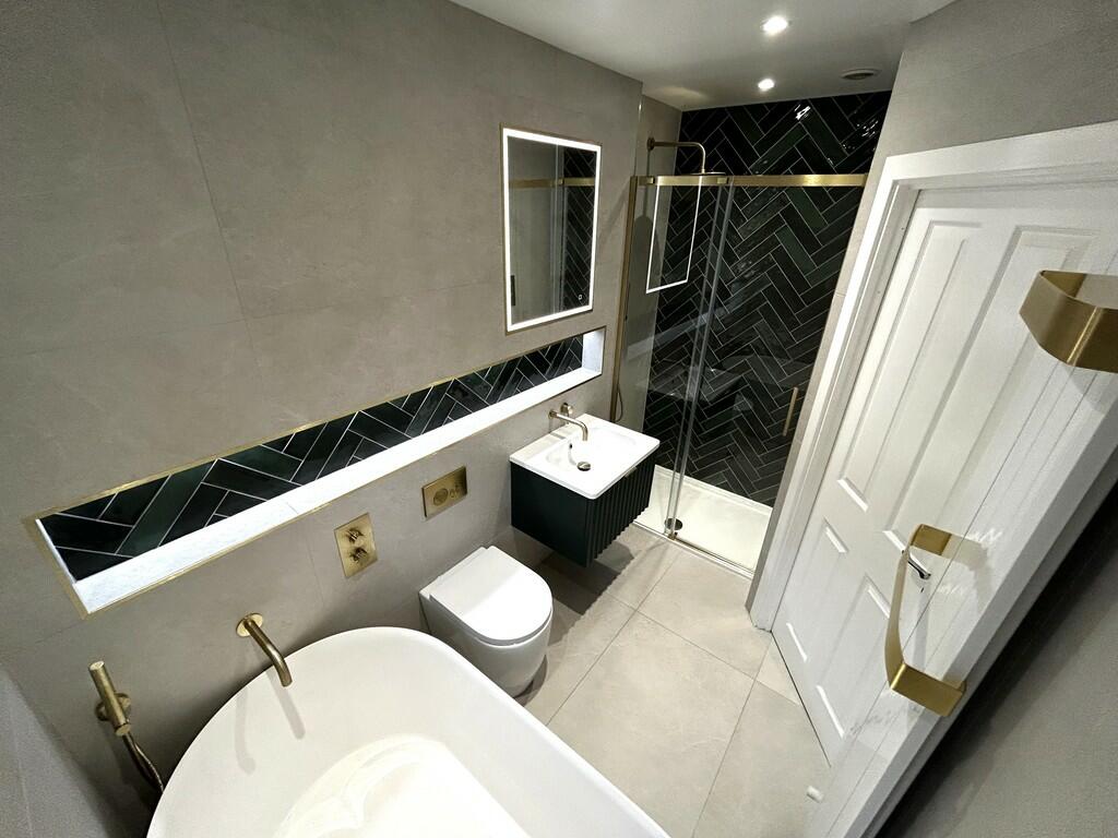 En suite Bathroom