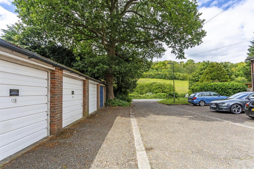 house-stagbury-house-outwood-lane-chipstead-117.jp