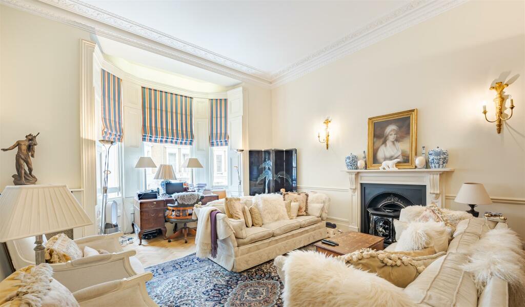 Bina Gardens 7B-6.jpg