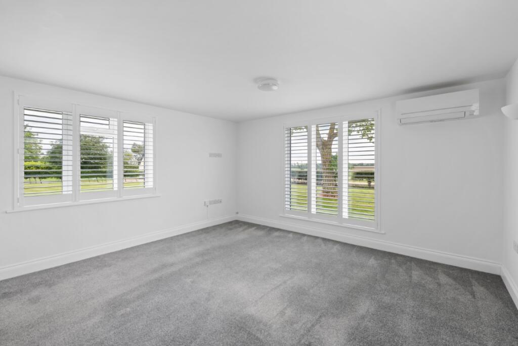 4  Medium  T202509241445.jpg