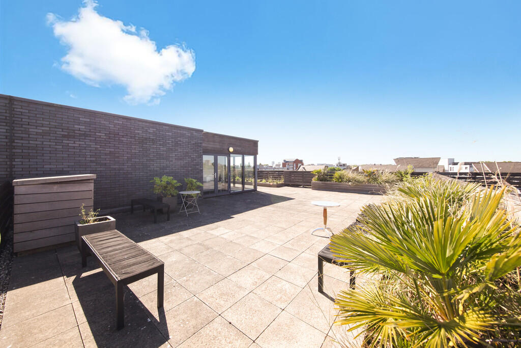 Communal roof ter...