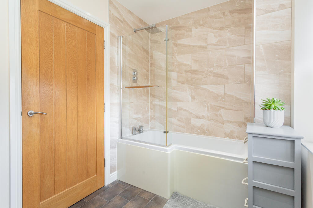 bathroom 1a
