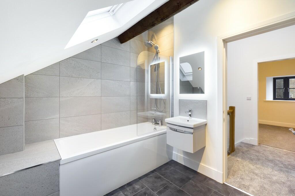 Family Bathroom 