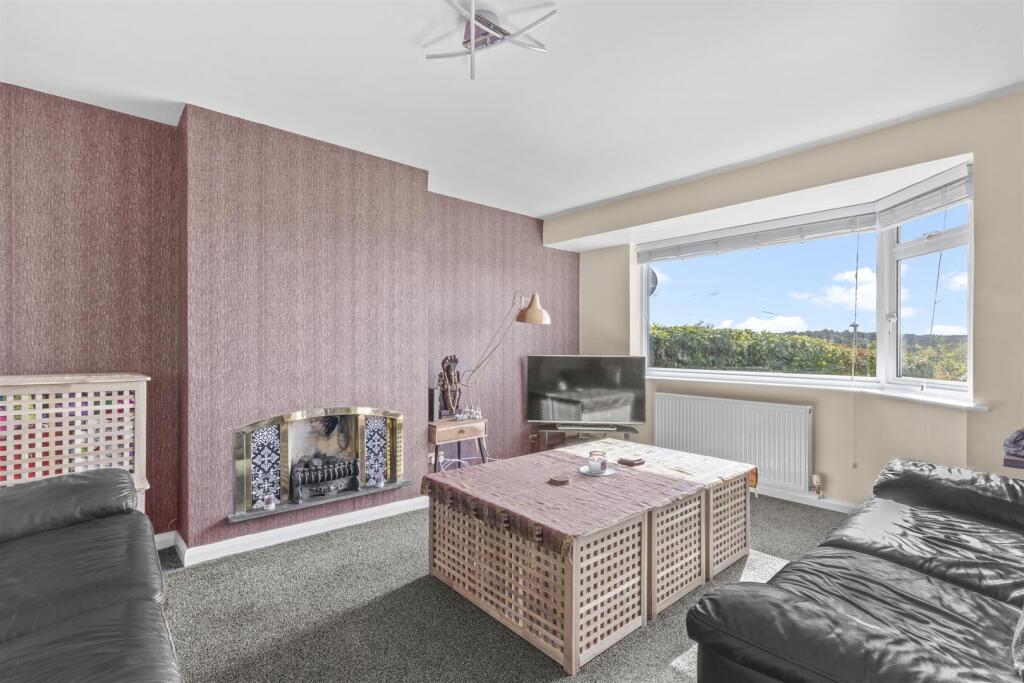 10 Merrydown, HP13 5NQ-5.jpg